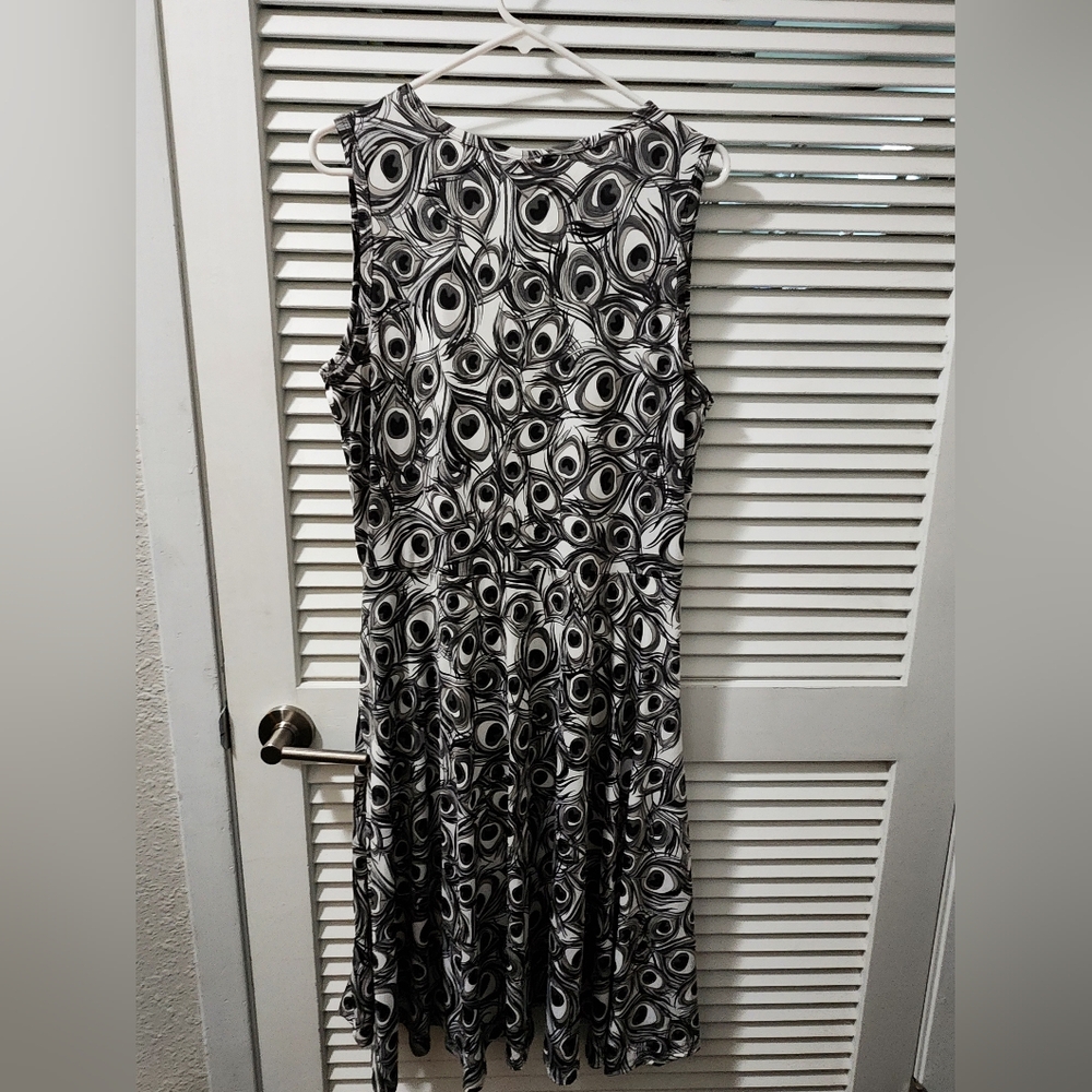 LuLaRoe Nicki Sleeveless A-Line Dress - Picture 2 of 4
